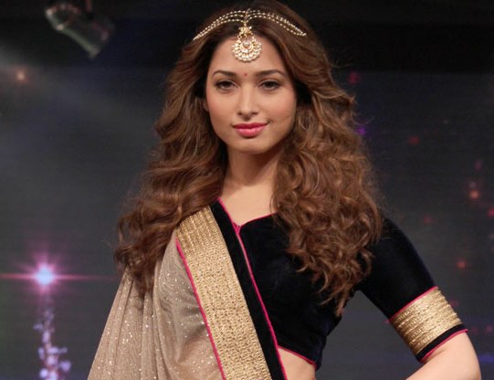 Tamannaah Bhatia at Joh Rivaaj Fashion Show 2015 – New Look in Black Cream Lehenga Choli