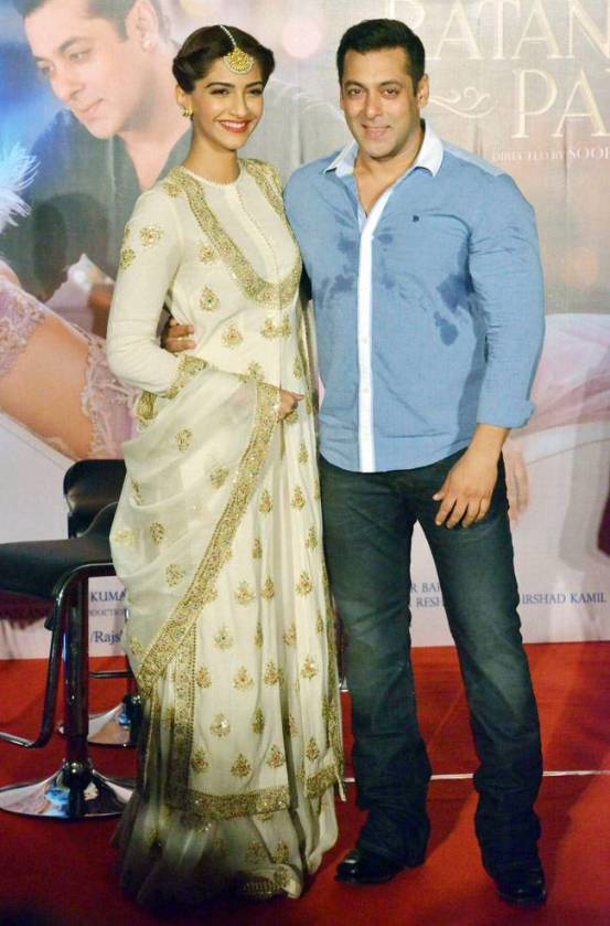 Sonam Kapoor in Floor Length Anarkali Dress at Prem Ratan Dhan Payo Trailer Launch Event